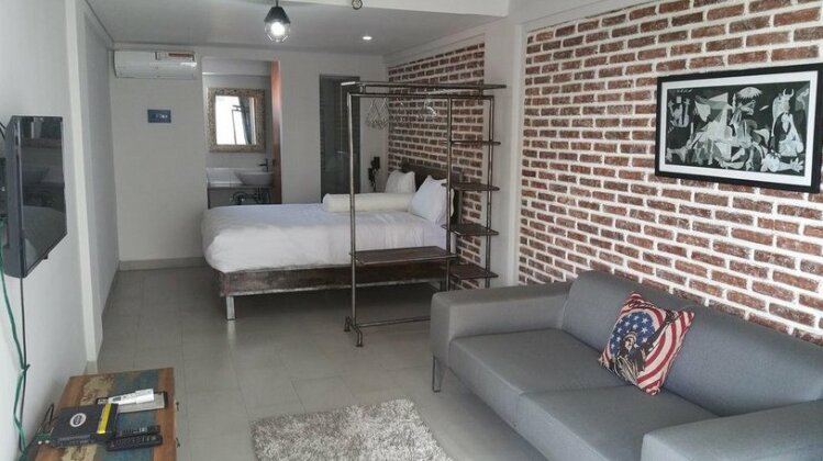 Base Guest House - Photo3