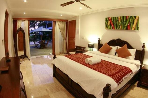 Coconuts Guesthouse Canggu - Photo2