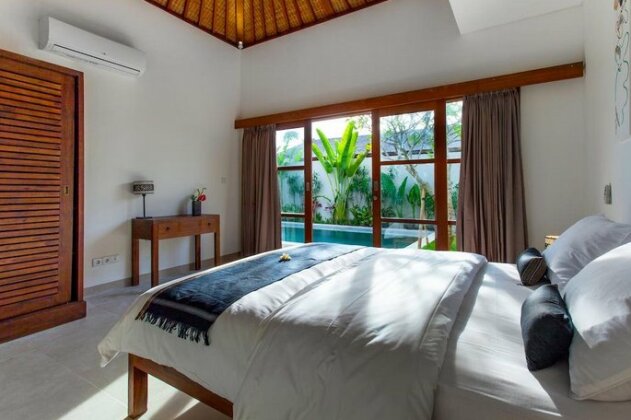 Echo Beach Villa and Apartment - Photo3