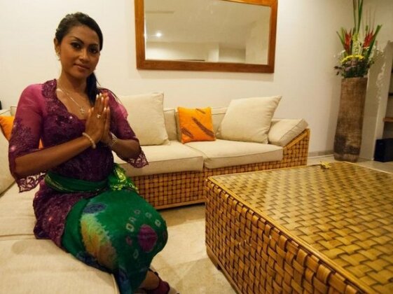 Echo Beach Villa and Apartment - Photo5