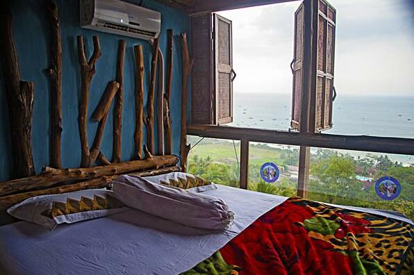 Karang Aji Beach Villa - Suite Room - Photo2