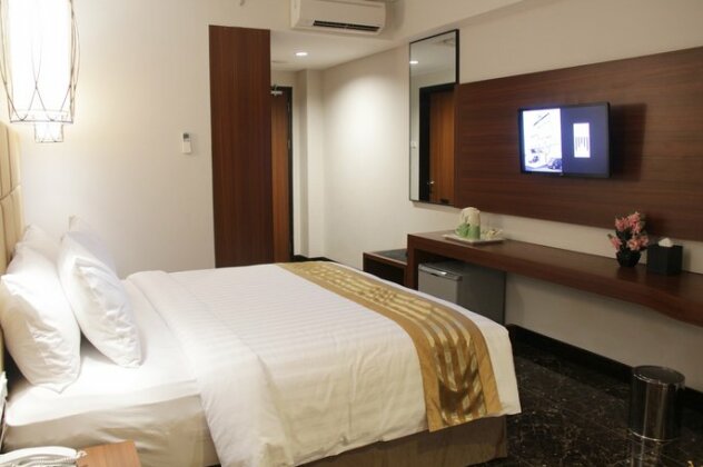 Atrium Premiere Hotel Cilacap - Photo2