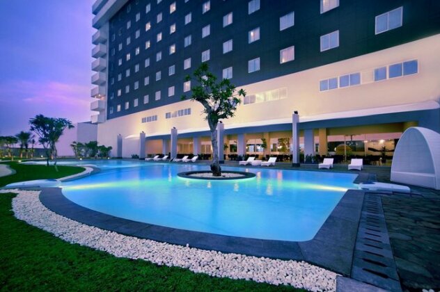 Aston Cirebon Hotel & Convention Center - Photo2