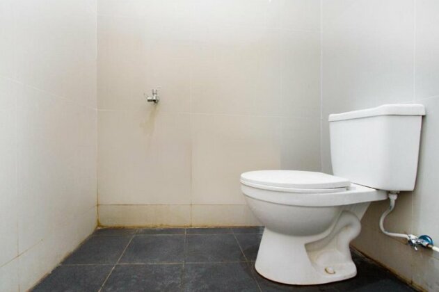OYO 2887 Kost Palinggihan - Photo4