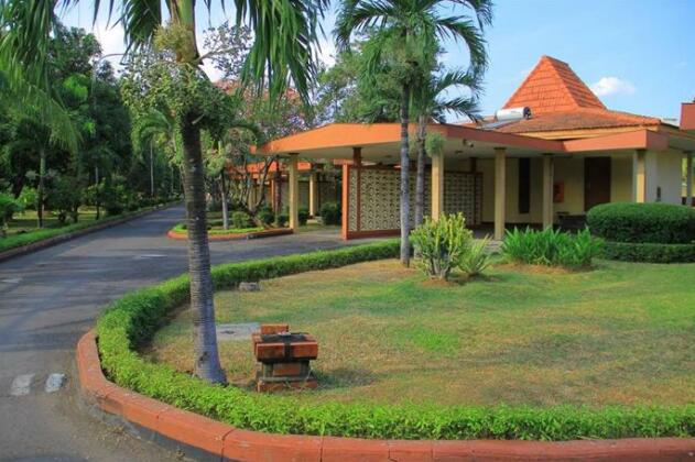 Patra Cirebon Hotel - Photo2