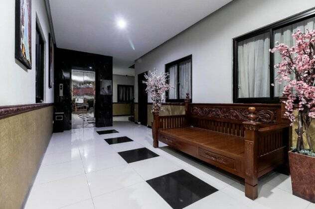 RedDoorz Plus @ Tuparev Cirebon - Photo2
