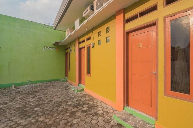 RedDoorz Syariah @ Pembangunan Street - Photo3