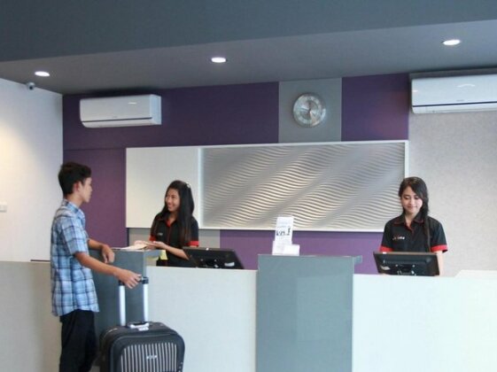 Smile Hotel Cirebon - Photo2