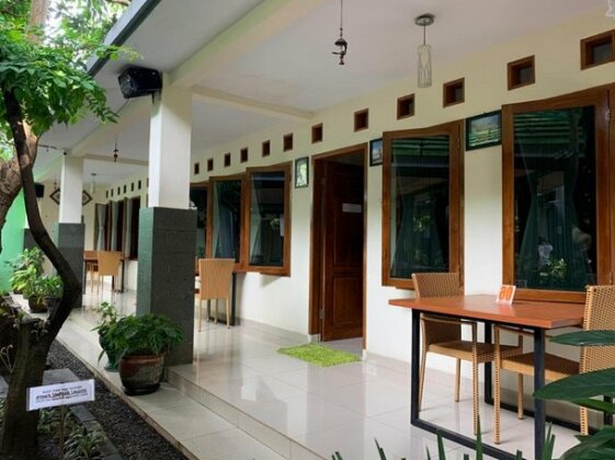 Sukajalanjalan Homestay - Photo5