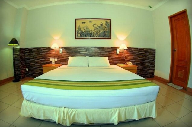 Zamrud Hotel & Convention Hall - Photo5