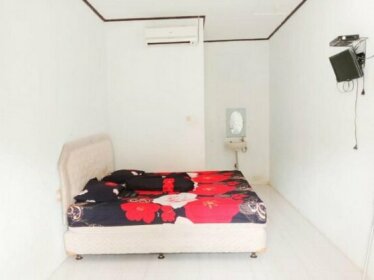 OYO 3303 Penginapan Putri Asih Sawarna