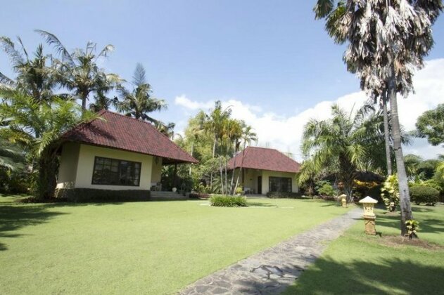 Villa Taman Indah - Photo2