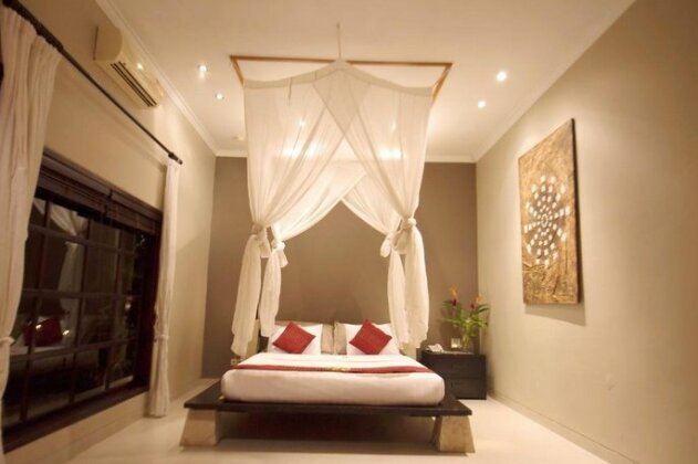 Villa Taman Indah - Photo5