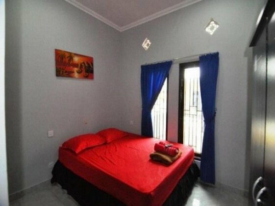 Ade's Bungalows