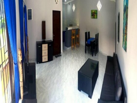Ade's Bungalows - Photo3