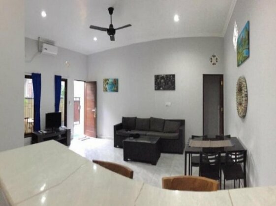 Ade's Bungalows - Photo5