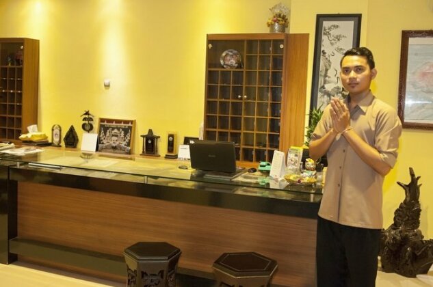 Catur Adi Putra Hotel - Photo4