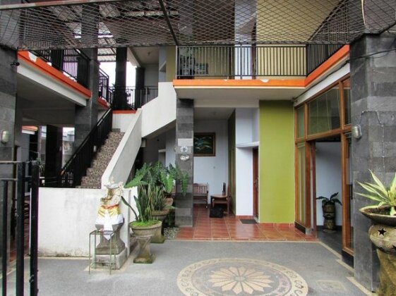 Deseruni Guest House - Photo2