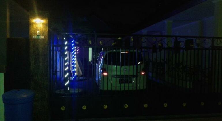 Gendis Hotel and Guest House - Photo4
