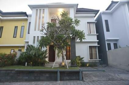 Kubu Bikini 3 bedrooms house in Denpasar