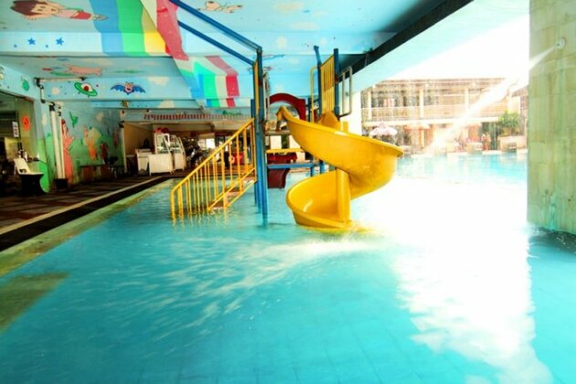 Nirmala Hotel & Convention Centre - Photo2