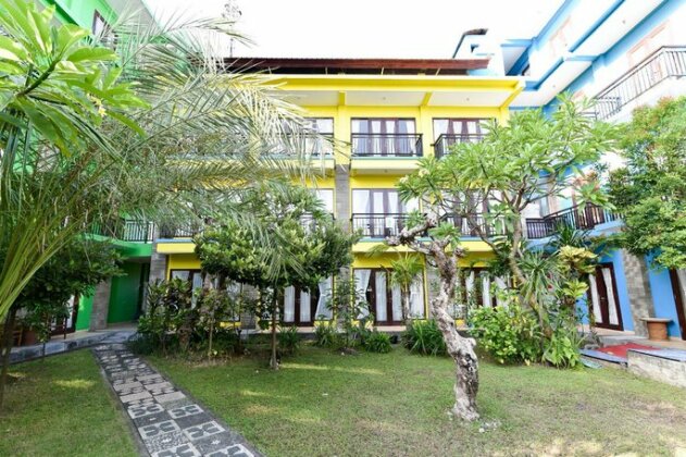 RedDoorz near Level 21 Mall Denpasar - Photo2