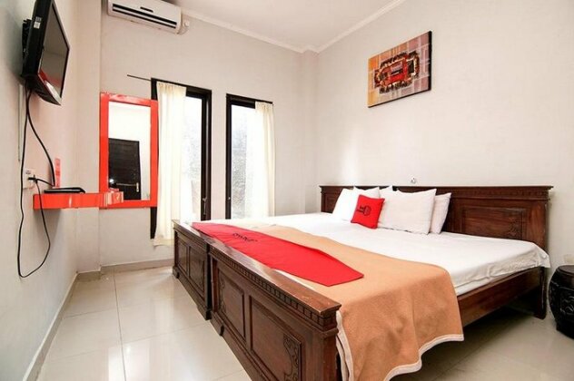 RedDoorz Plus Near Ubung Terminal Denpasar - Photo4