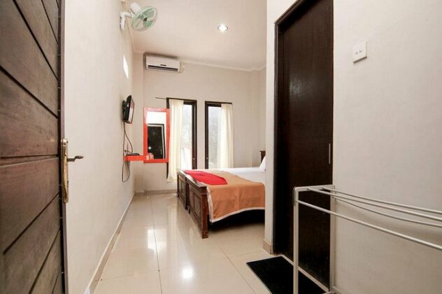 RedDoorz Plus Near Ubung Terminal Denpasar - Photo5