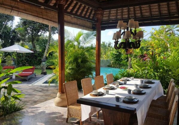 Villa Kompiang Bali - Photo2