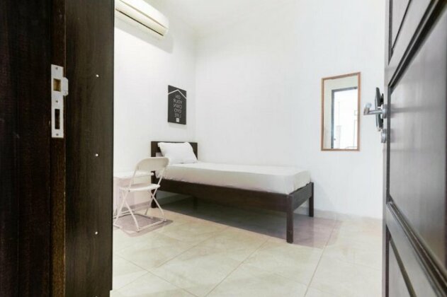 OYO 3451 Kost Shavero - Photo3