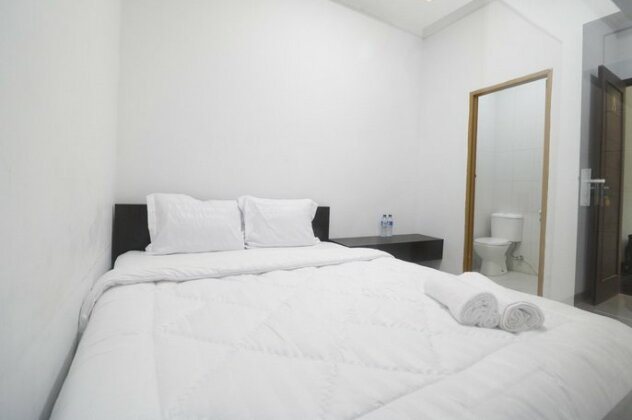  Photo 1
