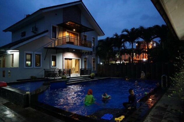 Pesona Air - Villa and Private Pool - Photo2