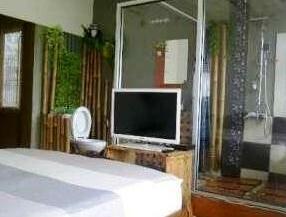 Private Living Depok Hotel - Photo2