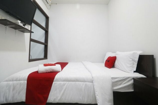 RedDoorz Syariah @ Limo Depok - Photo2