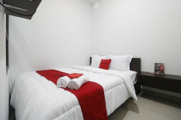 RedDoorz Syariah @ Limo Depok - Photo4