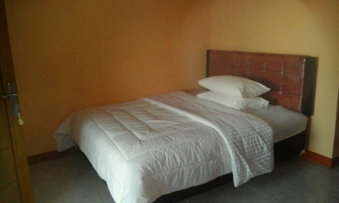 Villa Alam Flores - Photo2