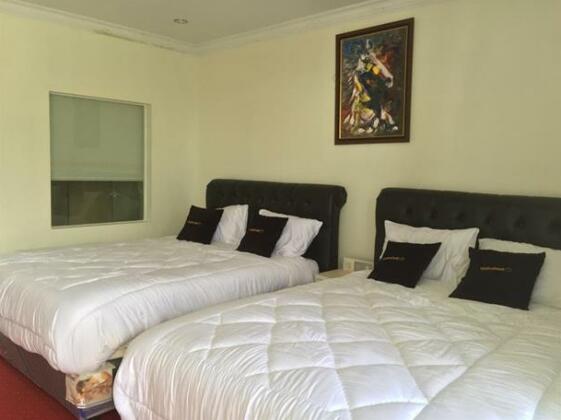 Room rate Green Hero Hotel Darajat, Pasirwangi from 28-01-2024