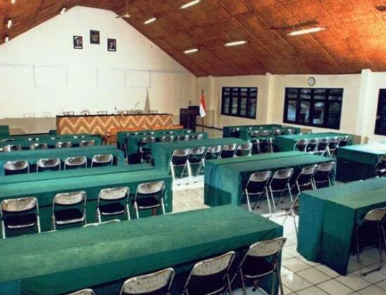 Hotel Augusta Garut - Photo4