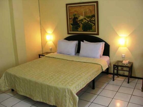 Hotel Augusta Garut - Photo5