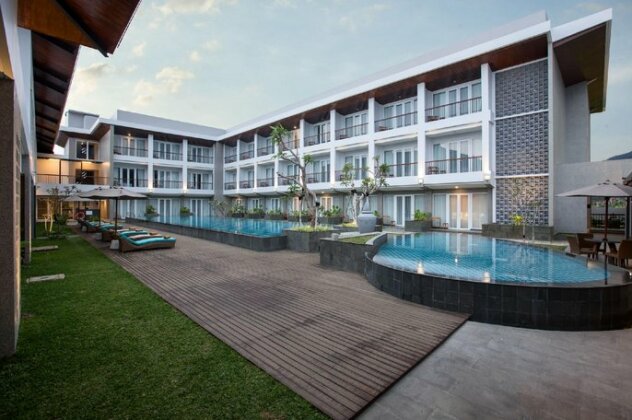 Hotel Santika Garut - Photo3