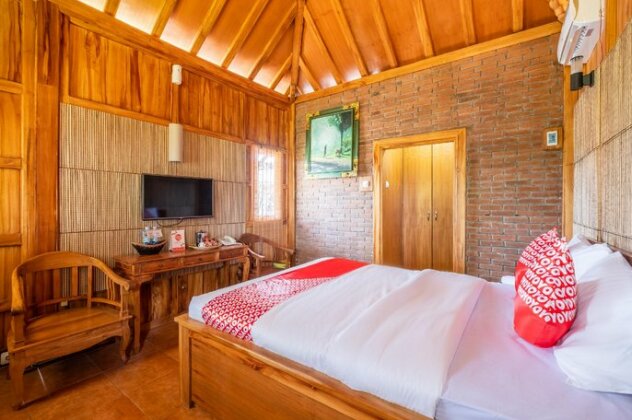 OYO 1347 Joglo Garut Cottage - Photo3