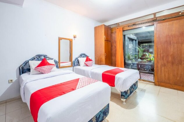 OYO 943 Hotel Azalea Syariah - Photo4