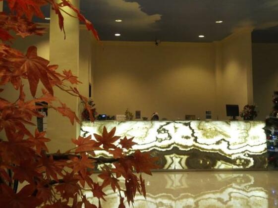 Mahkota Hotel - Photo2