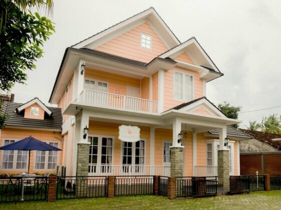 Sweet Peach House