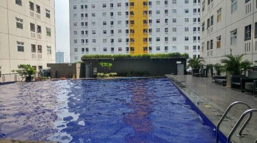 2br Comfort Green Pramuka Apartment By Travelio