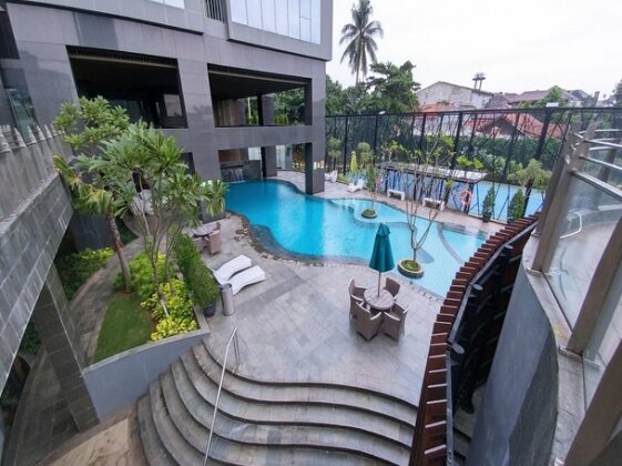 2br Direct Pool Access l'Avenue Apartment By Travelio - Photo3