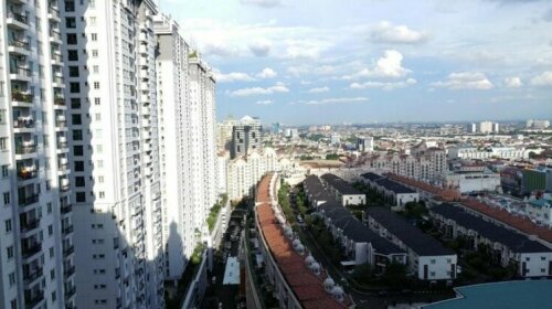 2br Penthouse At Mall Of Indonesia - Travelio
