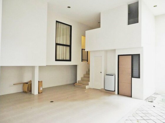 3br 2fl Townhouse With Pool - Photo3