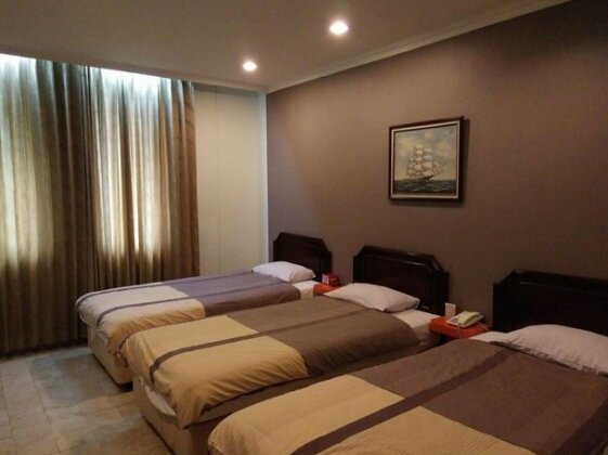 Alpine Hotel Jakarta - Photo5