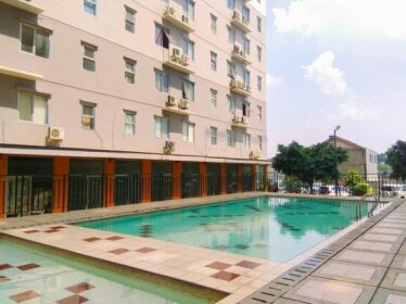 Best Price 2BR East Park Apartment By Travelio
